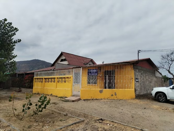 Casa esquina en La Calera